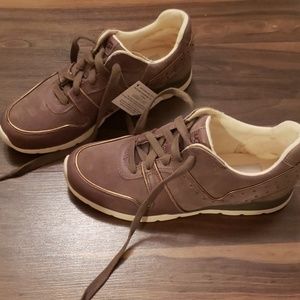 UGG brown leather/suede sneakers sz 6 NWT